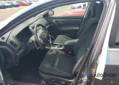 2015 Nissan Altima 2.5 from USA, damaged, VIN 1N4AL3AP7FC575511